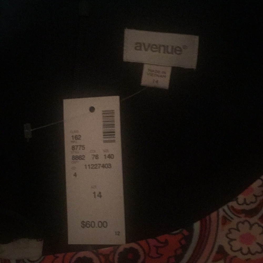 NWT Avenue Sleeveless Dress